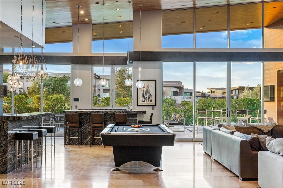 8 Meadowhawk Lane