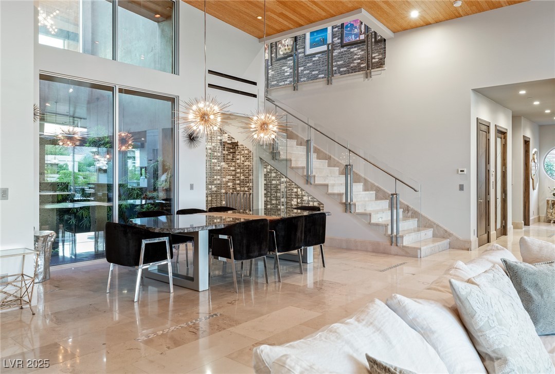 8 Meadowhawk Lane