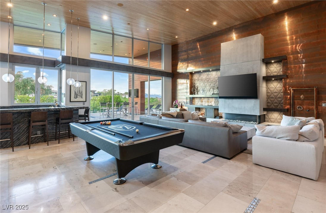 8 Meadowhawk Lane