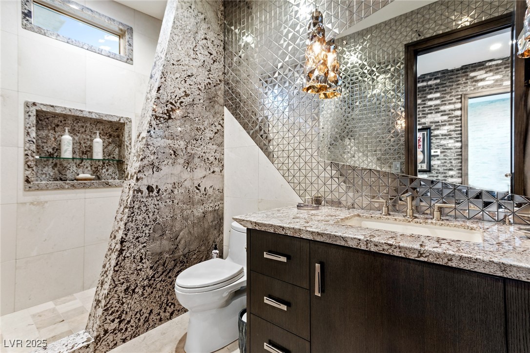 8 Meadowhawk Lane