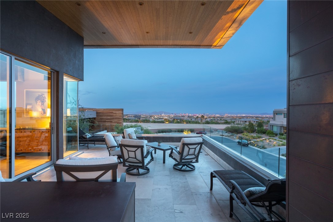 8 Meadowhawk Lane