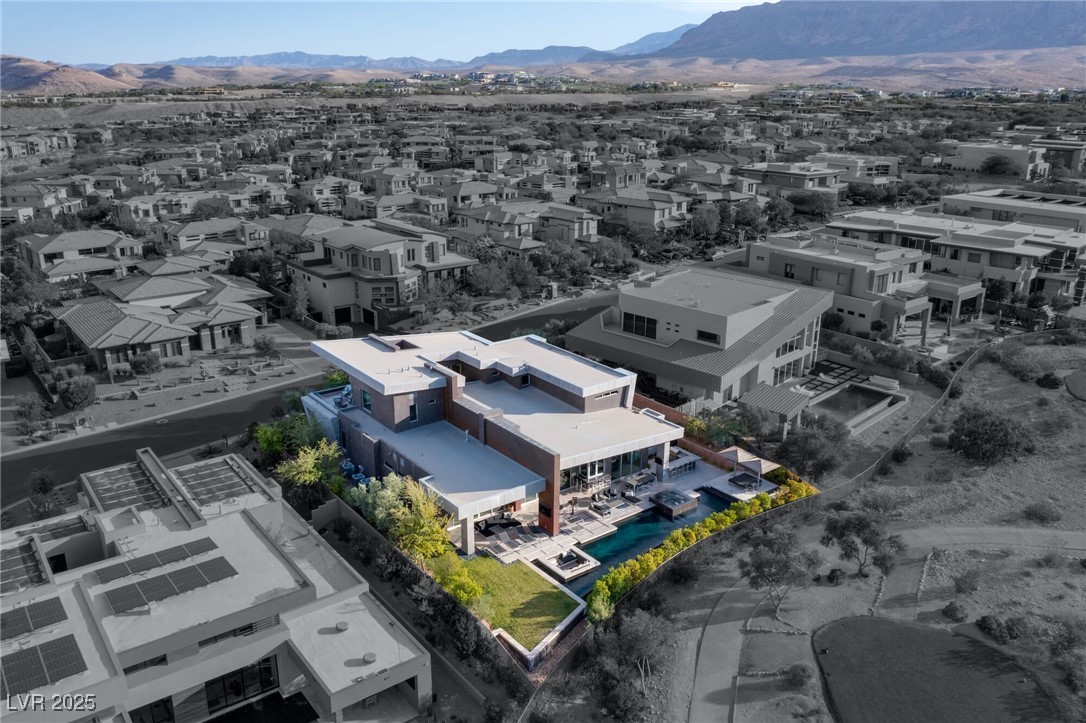 8 Meadowhawk Lane