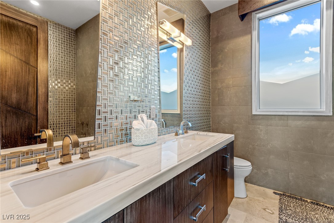 8 Meadowhawk Lane