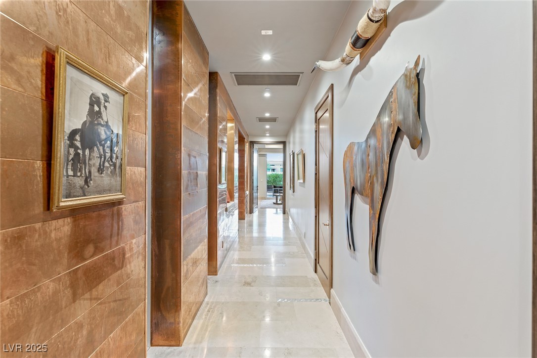 8 Meadowhawk Lane