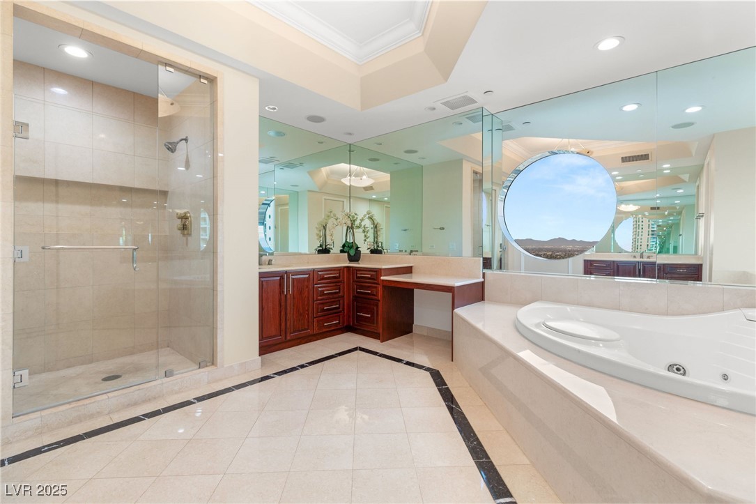 2747 Paradise Road 2704