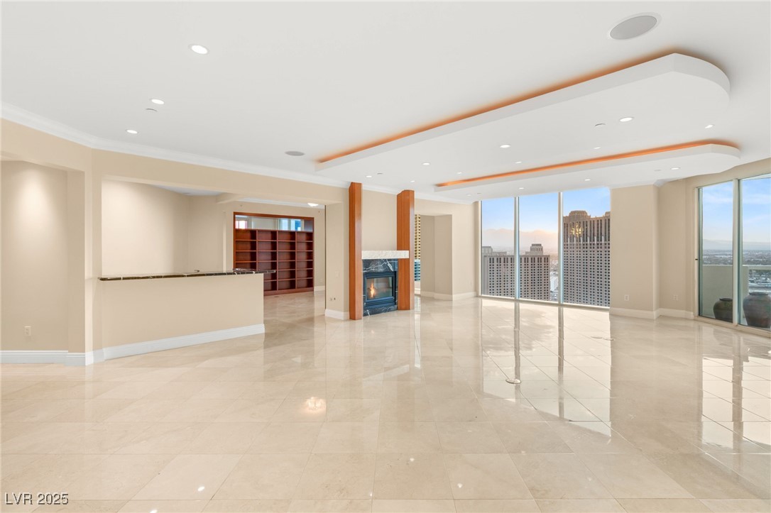 2747 Paradise Road 2704