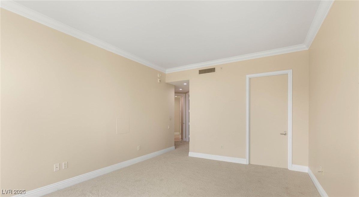2747 Paradise Road 2704
