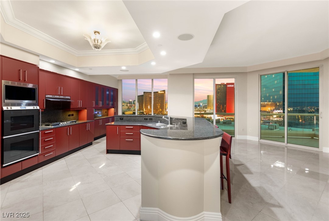 2747 Paradise Road 2704