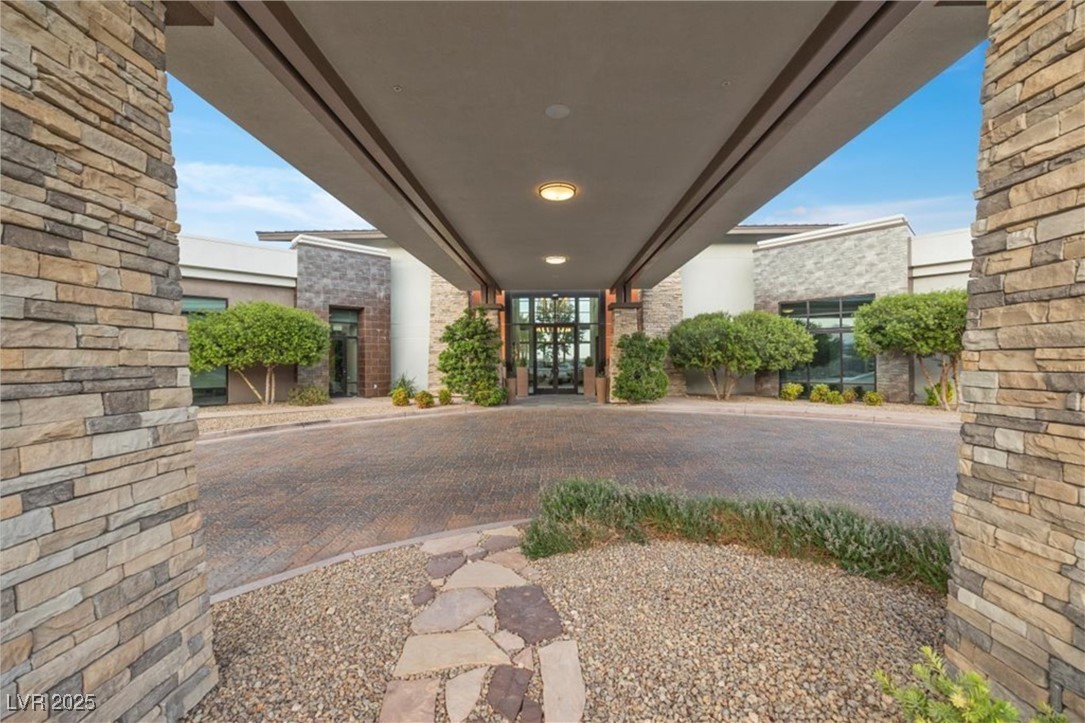 6804 Regency Stone Way