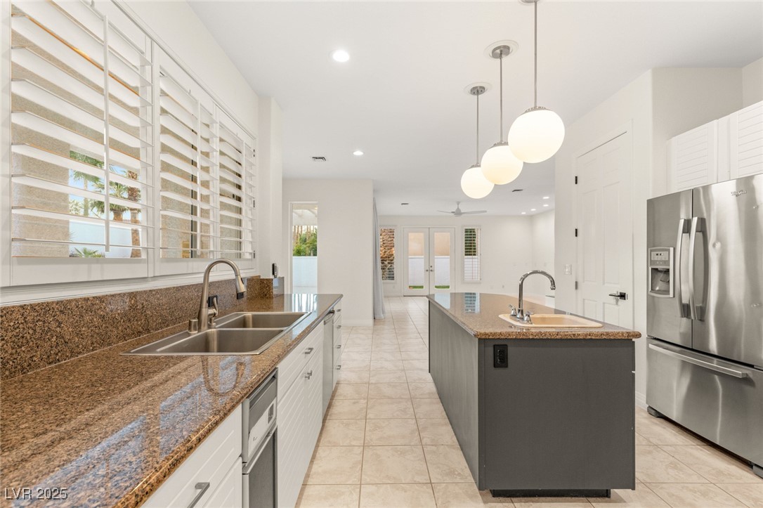 1905 IRON RIDGE Drive