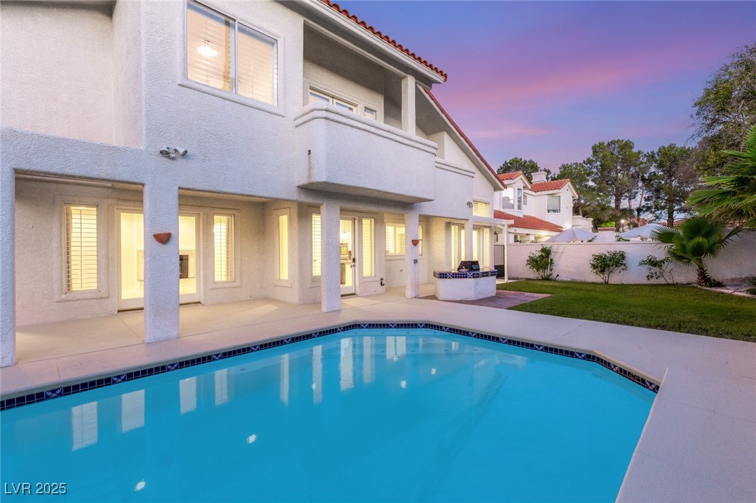 1905 IRON RIDGE Drive