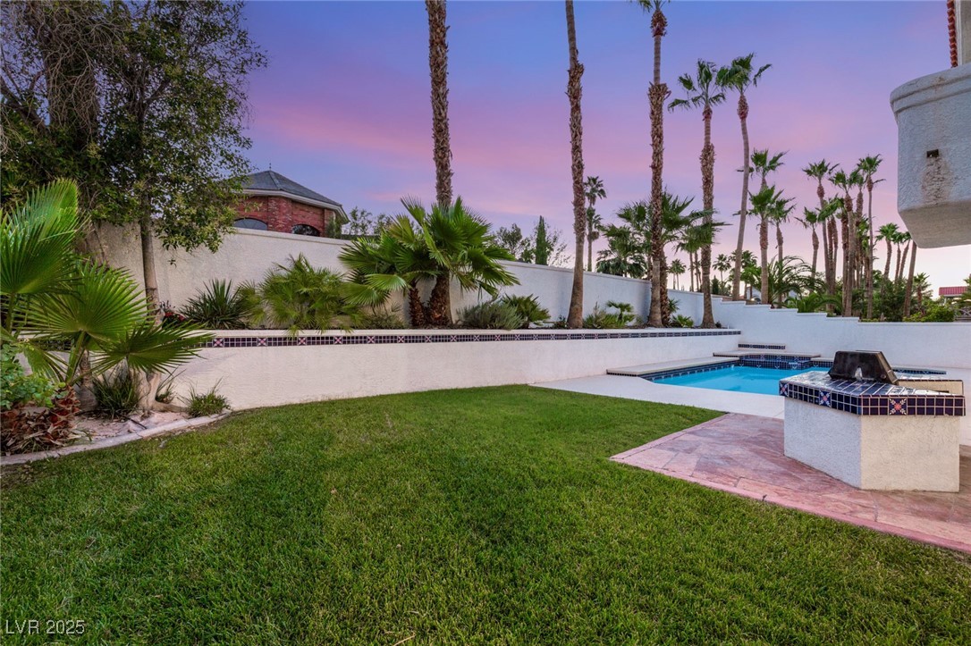 1905 IRON RIDGE Drive