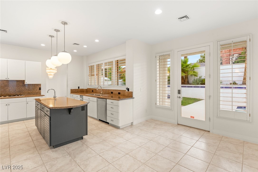 1905 IRON RIDGE Drive