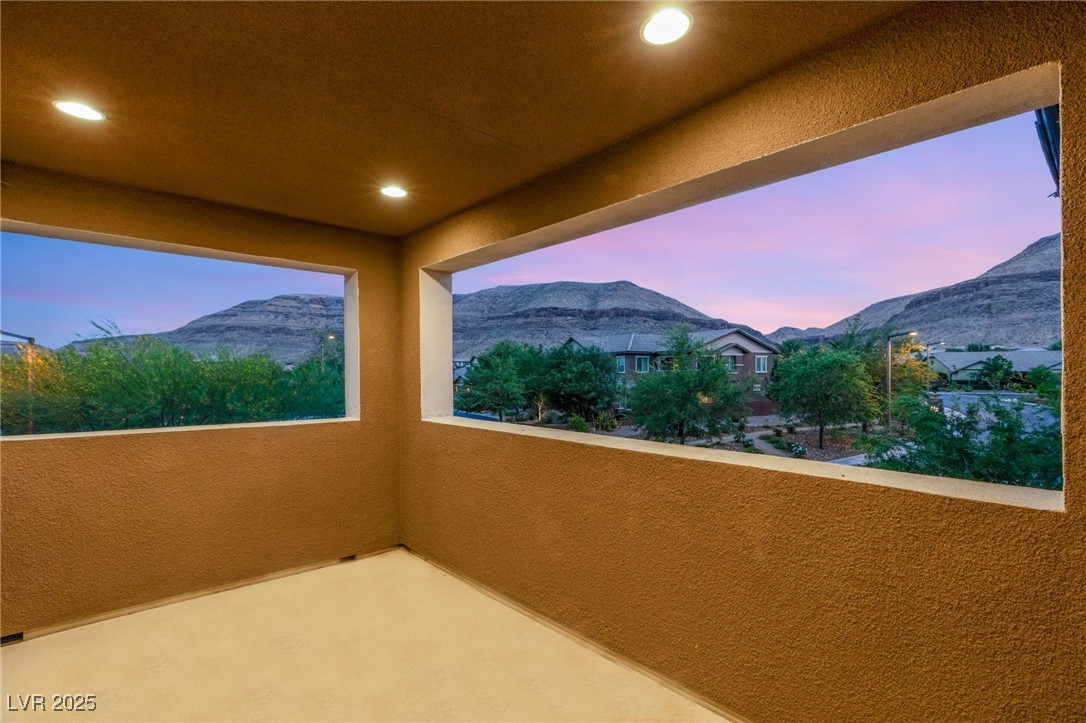 5676 CORONA VISTA Street