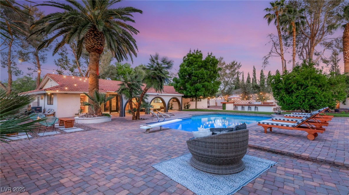 200 STONEWOOD Court