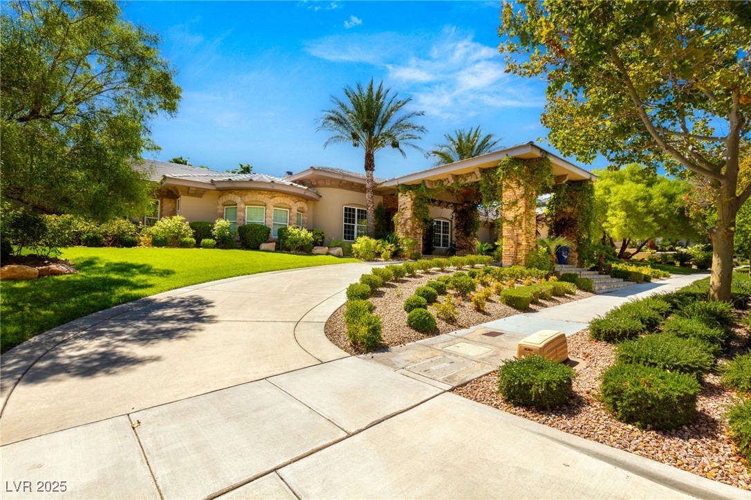 9813 Moon Valley Place
