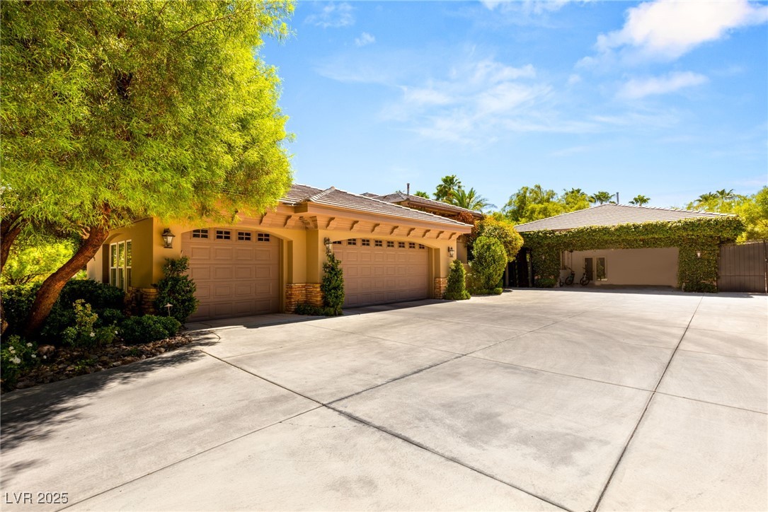 9813 Moon Valley Place