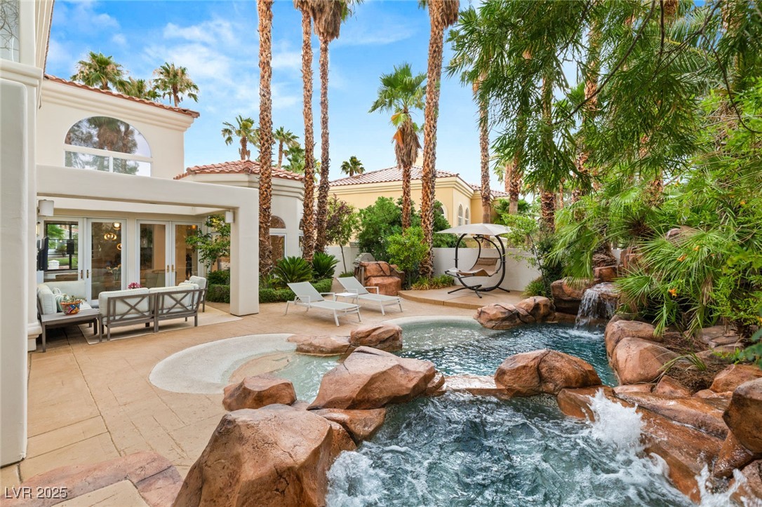 8109 Moonstone Circle