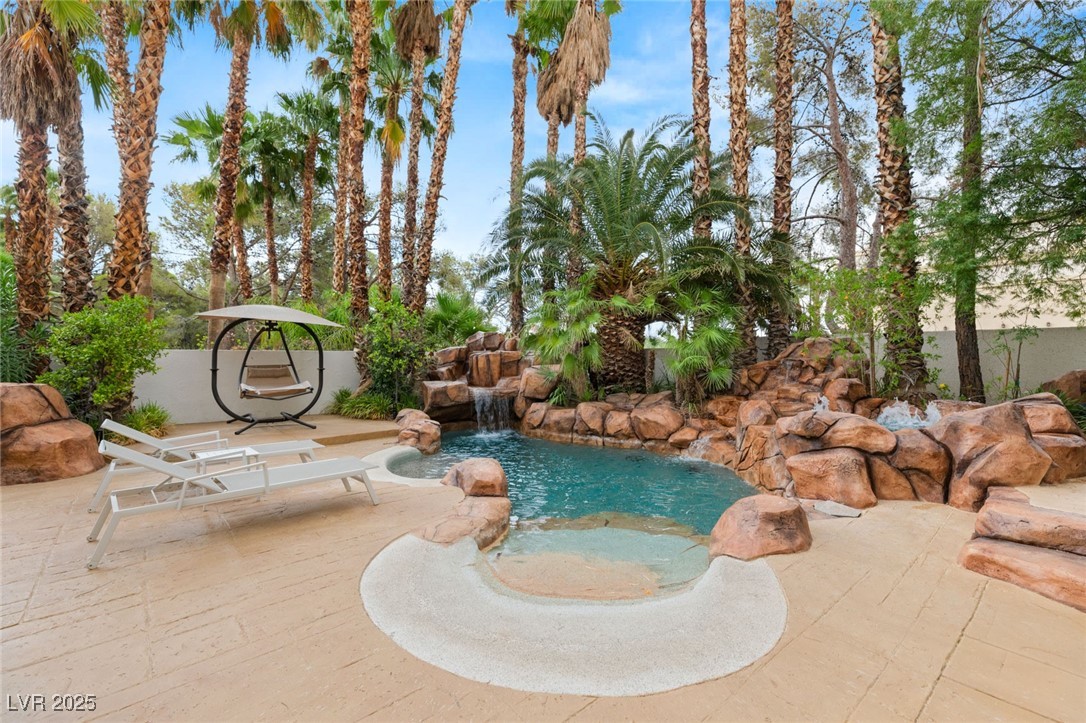 8109 Moonstone Circle