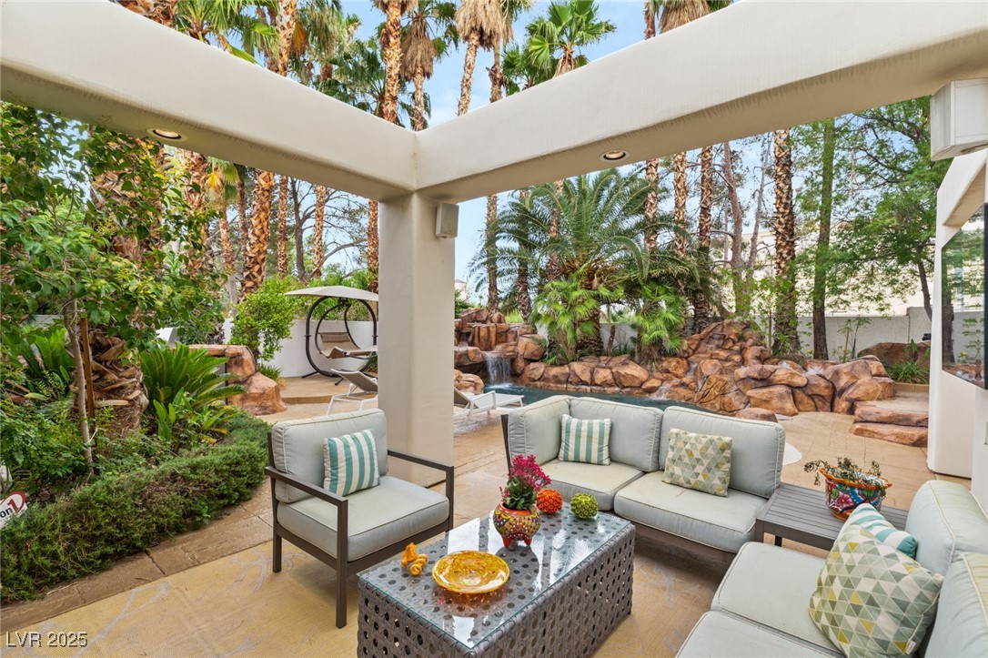 8109 Moonstone Circle