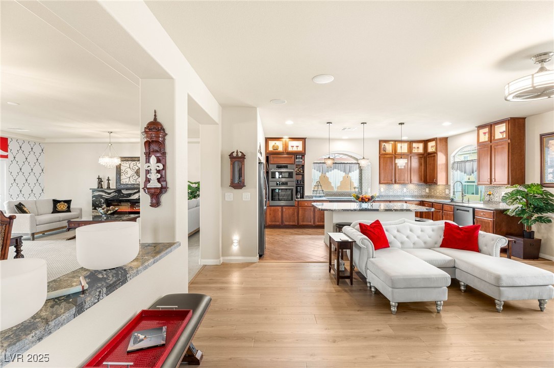 6595 Creekside Cellars Court