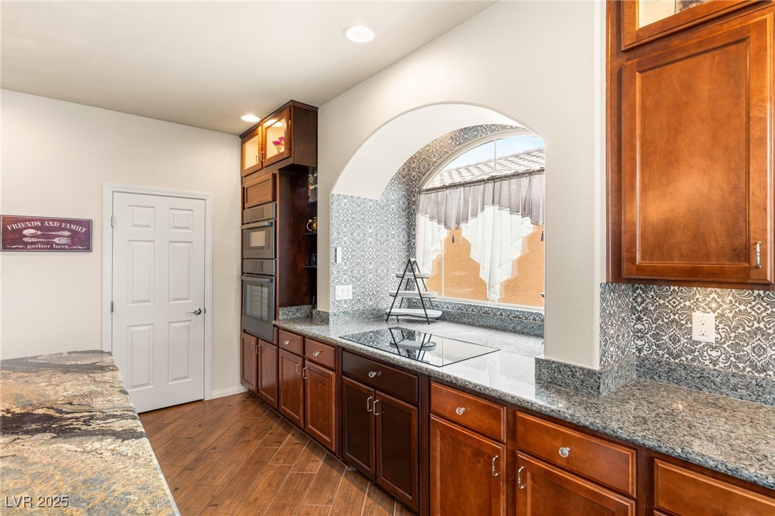 6595 Creekside Cellars Court