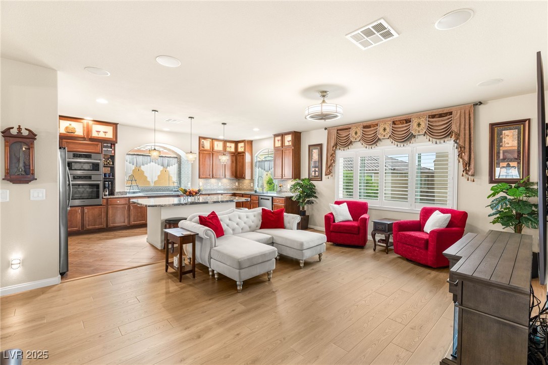 6595 Creekside Cellars Court