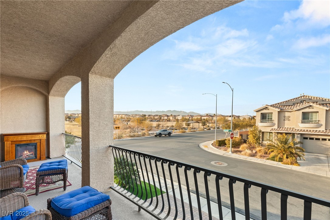 6595 Creekside Cellars Court
