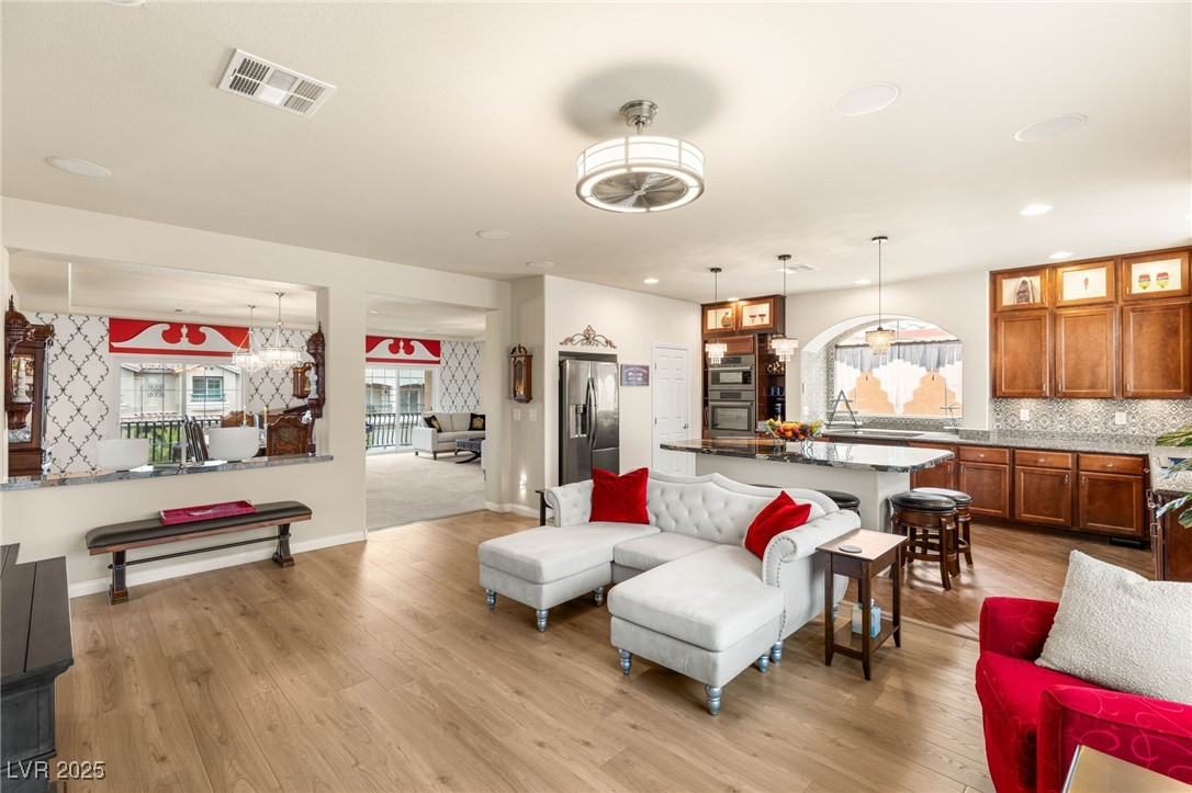 6595 Creekside Cellars Court