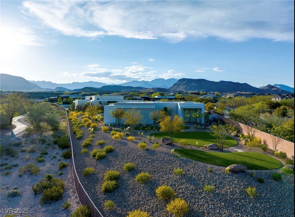 39 Crested Cloud Way