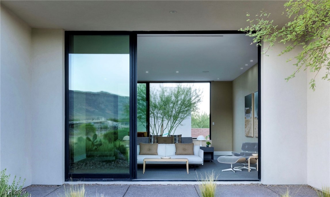 39 Crested Cloud Way