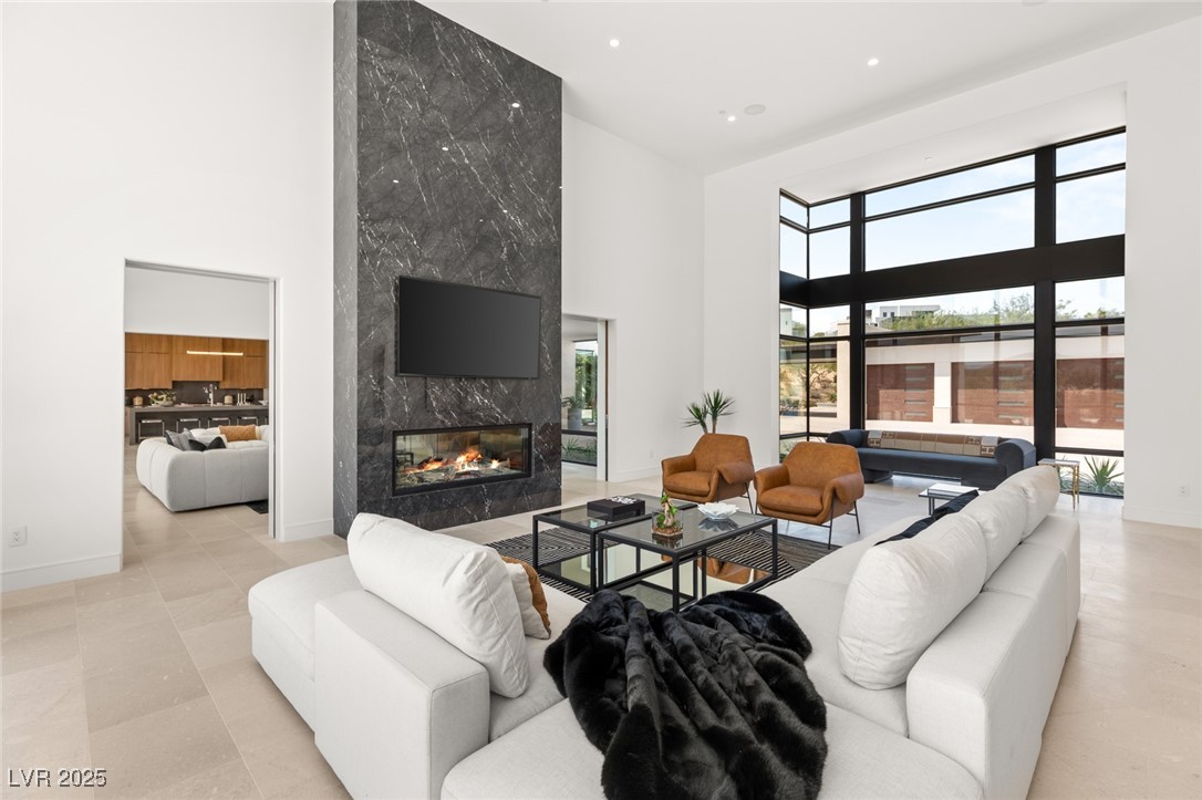 10911 Discovery Peak Court