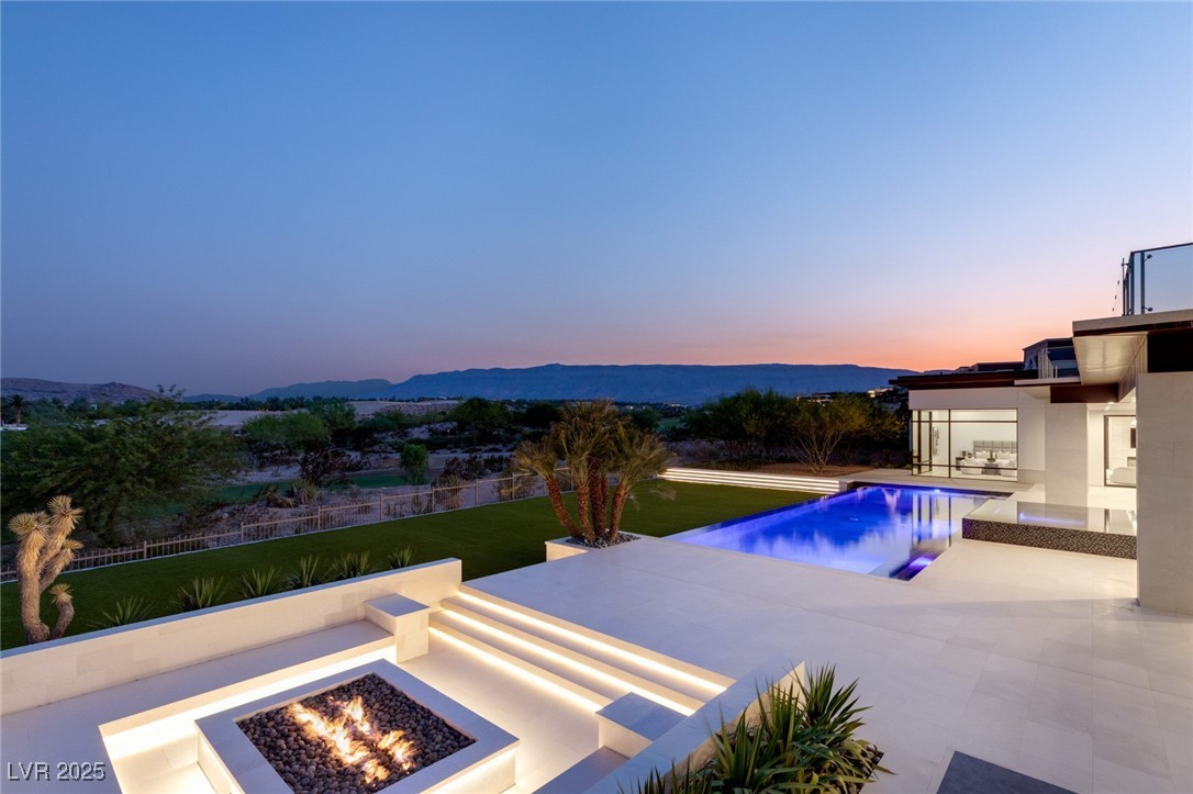 10911 Discovery Peak Court