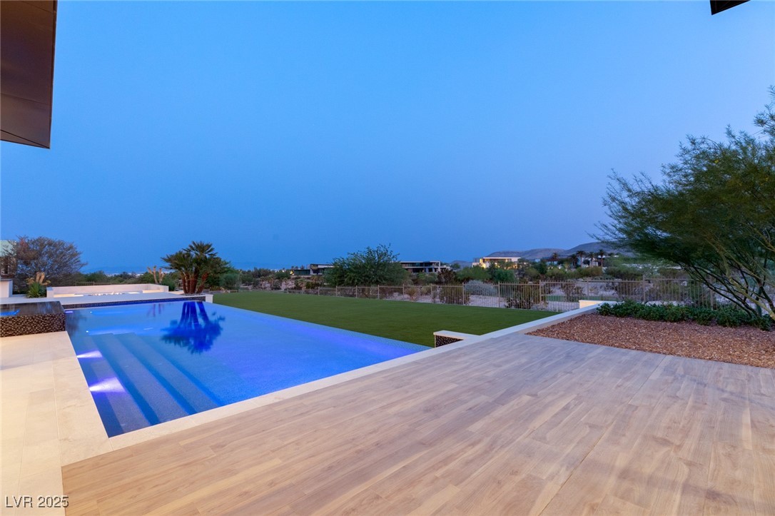 10911 Discovery Peak Court