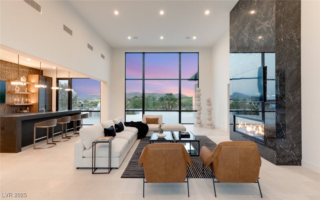 10911 Discovery Peak Court