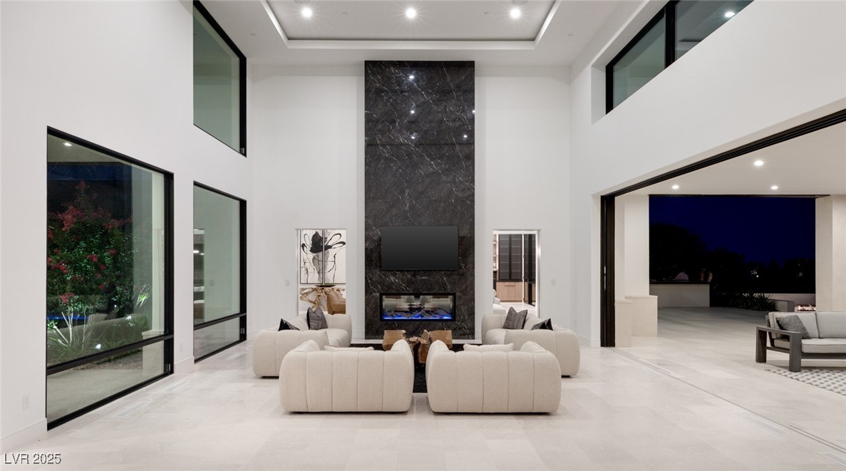 10911 Discovery Peak Court