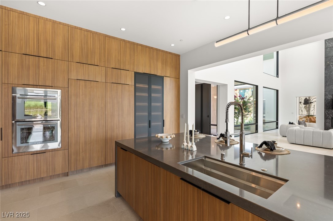 10911 Discovery Peak Court