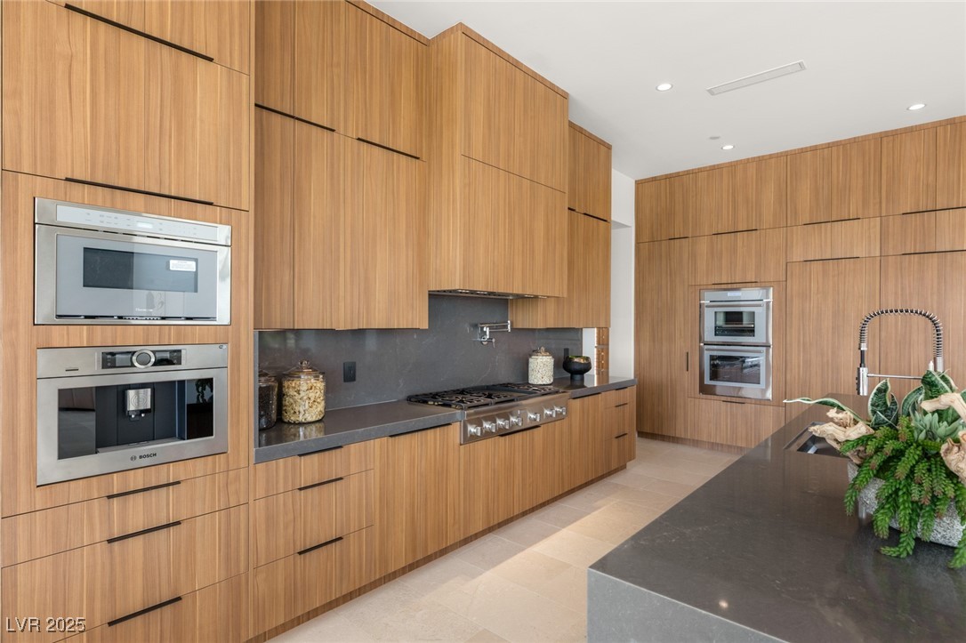 10911 Discovery Peak Court