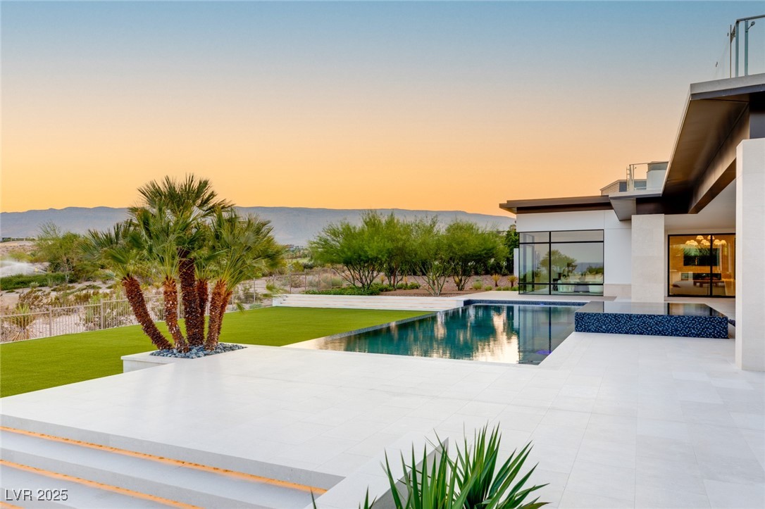 10911 Discovery Peak Court