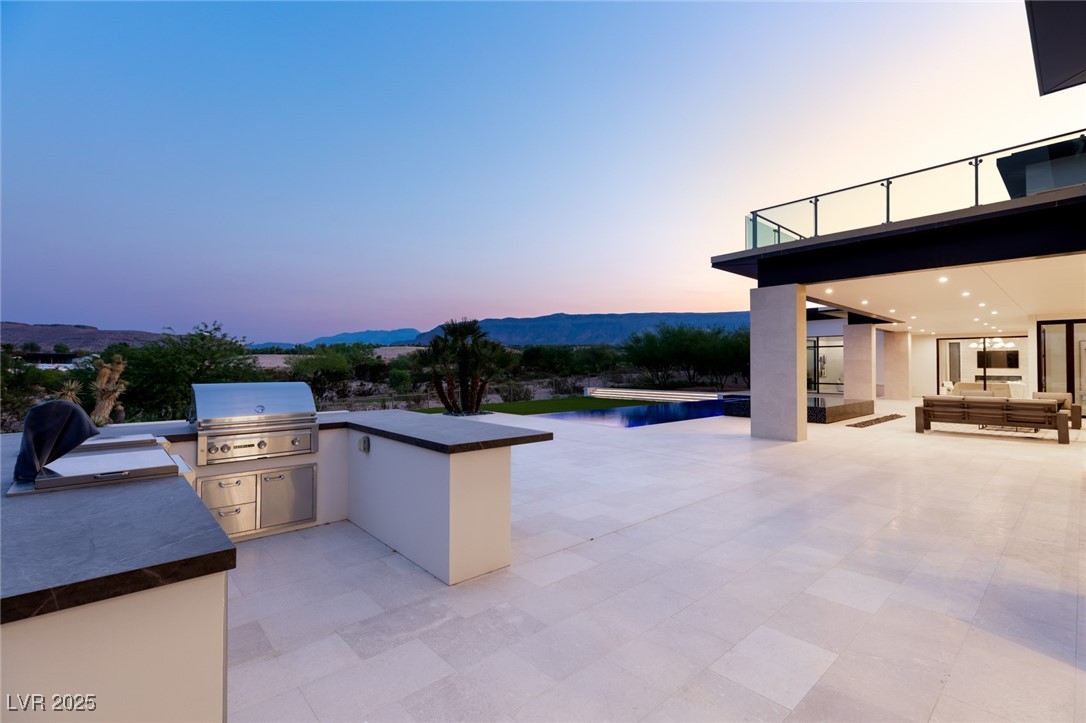 10911 Discovery Peak Court