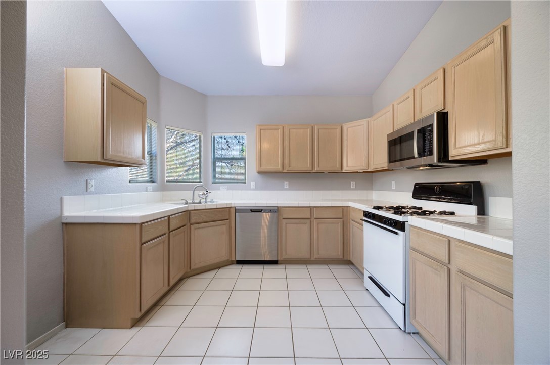 2152 TURQUOISE RIDGE Street 202