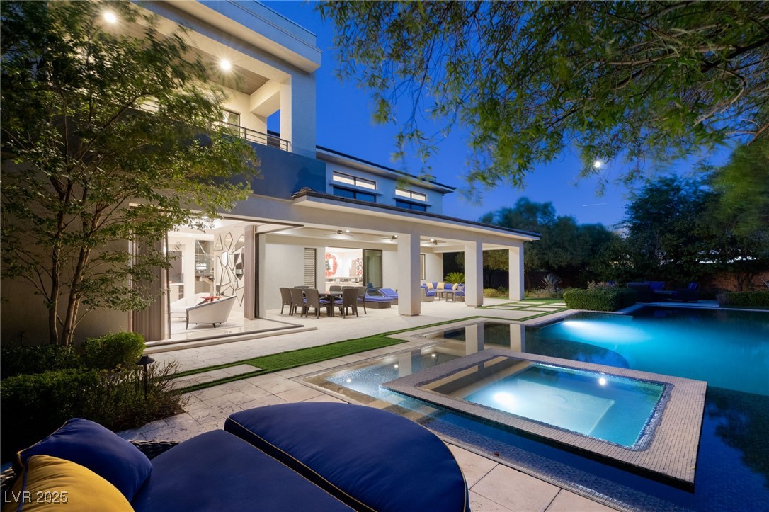 43 Grey Feather Drive