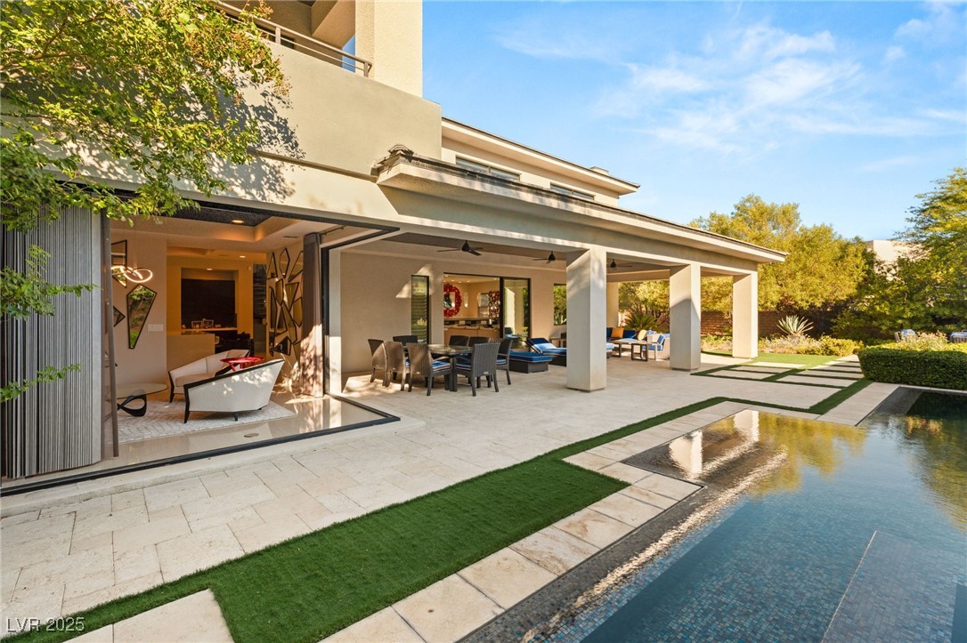 43 Grey Feather Drive