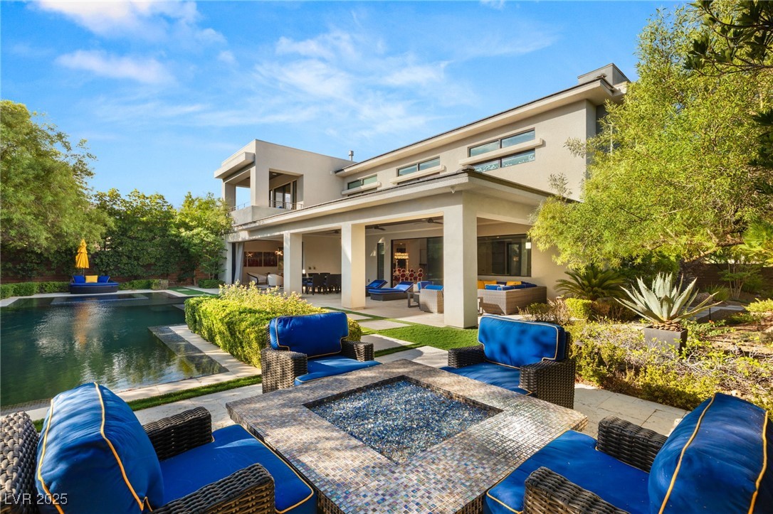 43 Grey Feather Drive