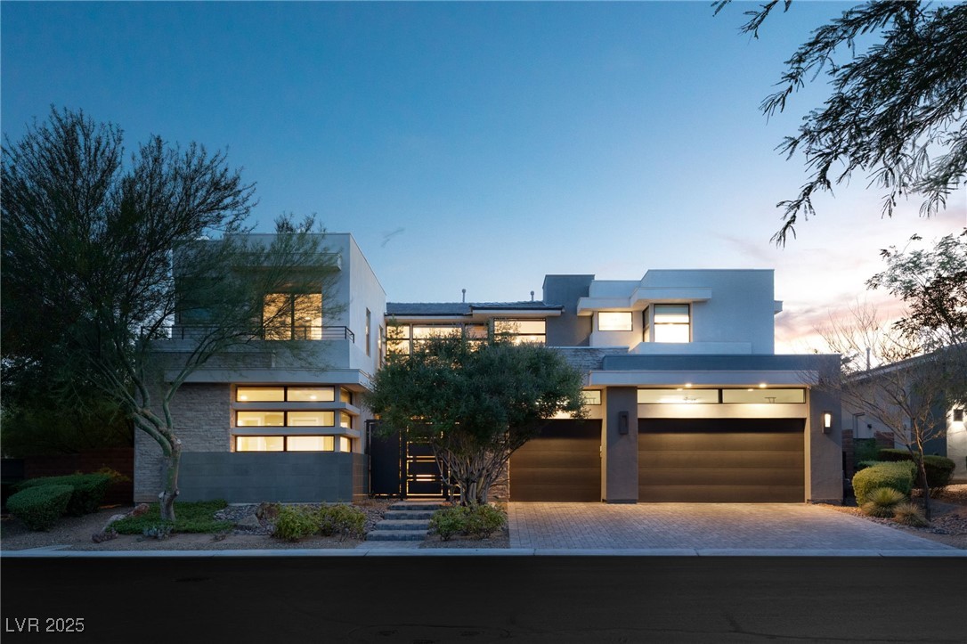 43 Grey Feather Drive