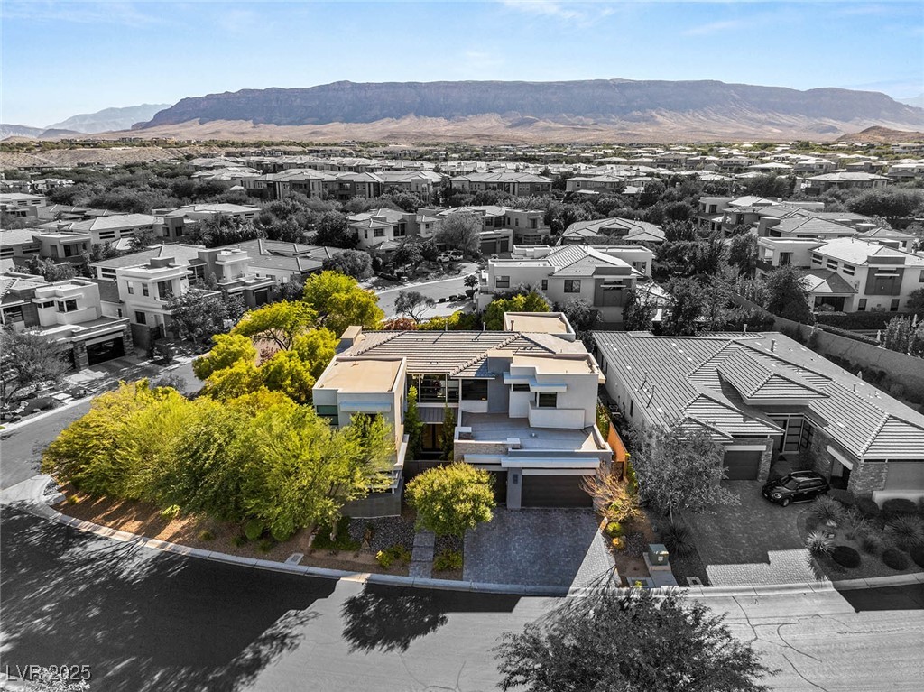 43 Grey Feather Drive