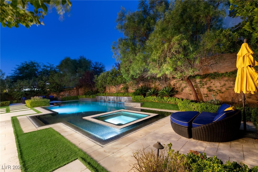 43 Grey Feather Drive