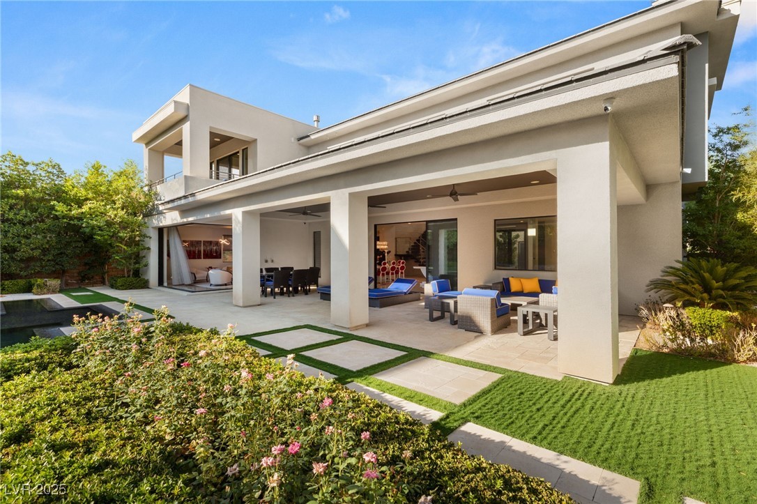 43 Grey Feather Drive