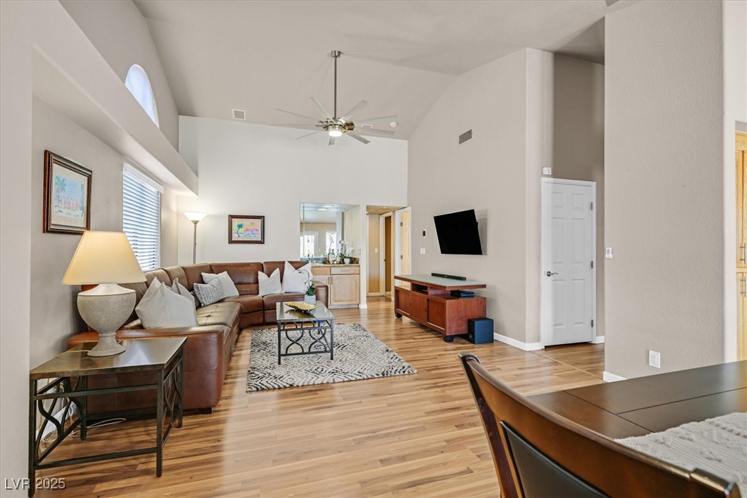 336 HUMBOLDT south Drive