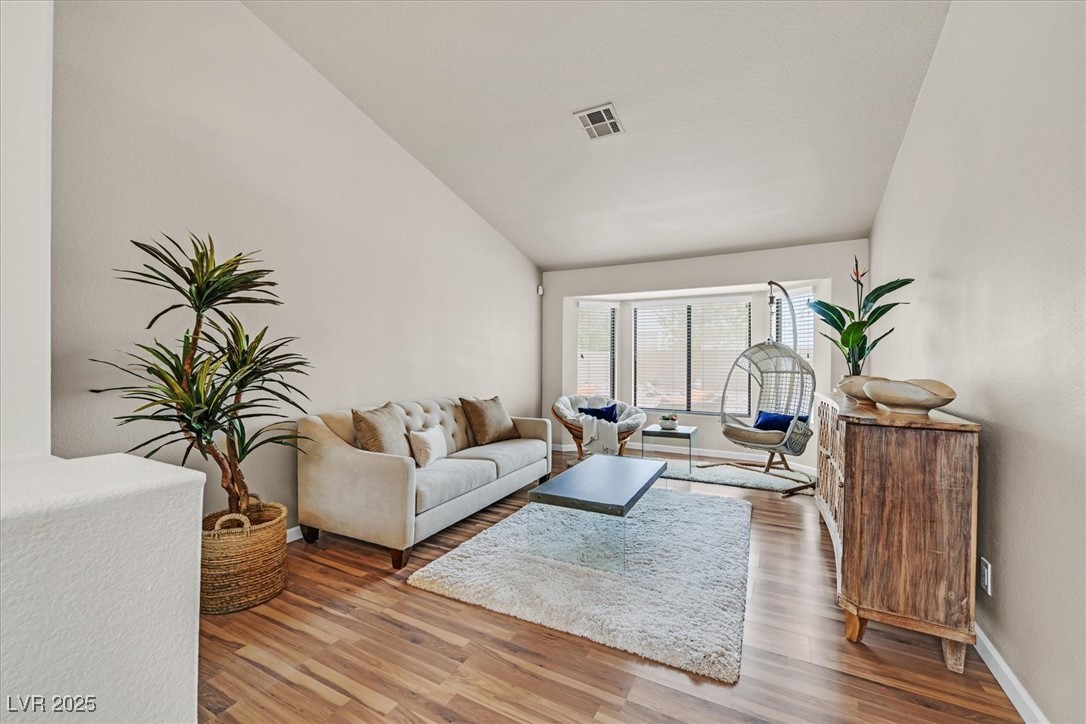 336 HUMBOLDT south Drive